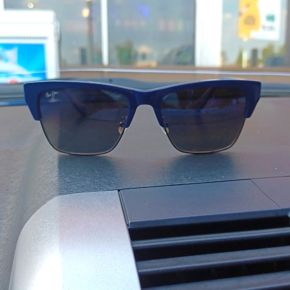 MAUI JIM SUNGLASSES